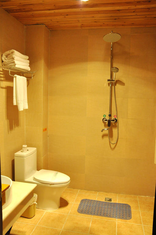 Lanting Yipin Hotel Shangri-La Room photo