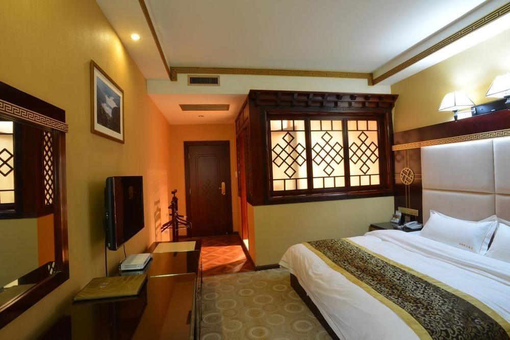 Lanting Yipin Hotel Shangri-La Exterior photo